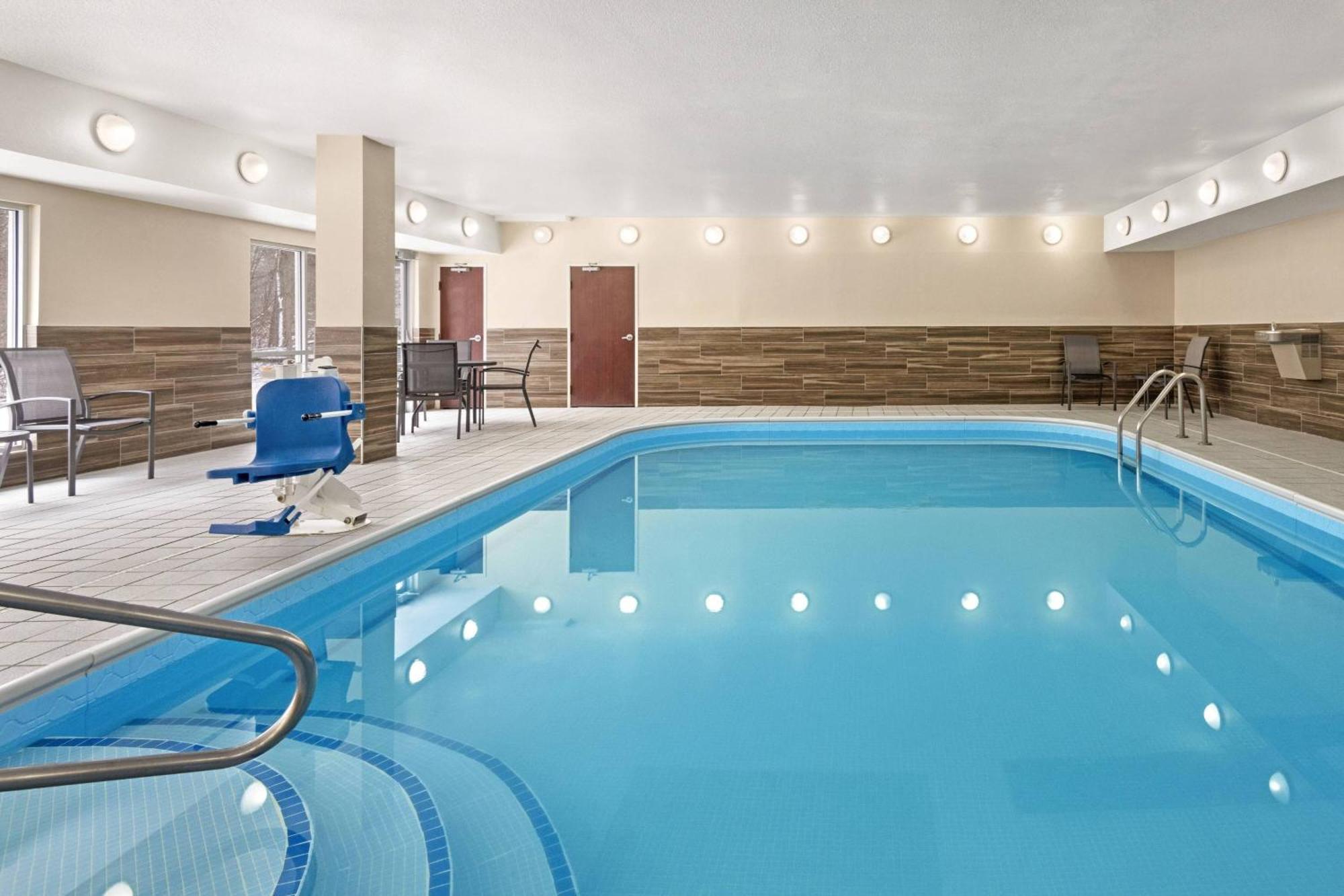 Fairfield Inn By Marriott Warren Niles Exteriör bild