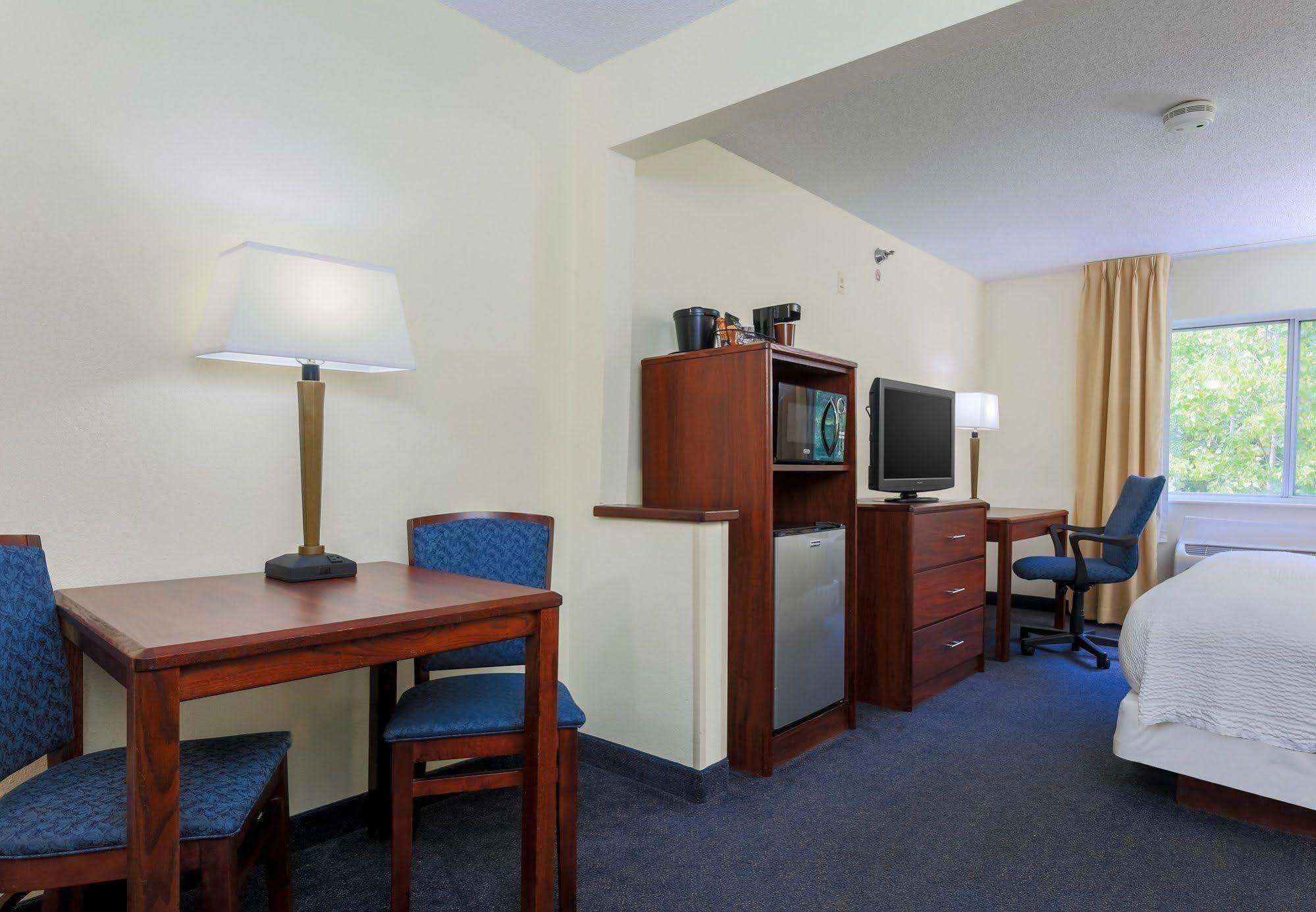 Fairfield Inn By Marriott Warren Niles Exteriör bild